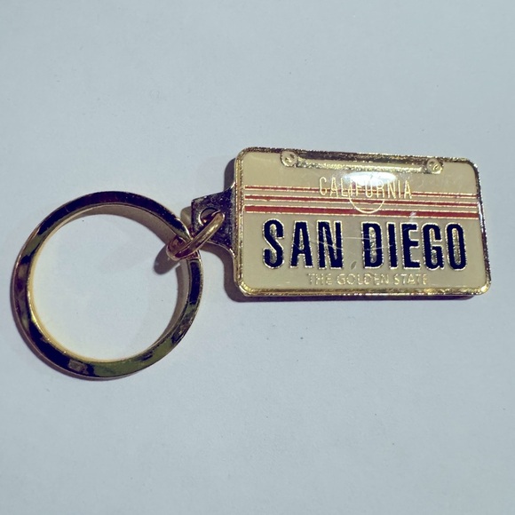 San Diego California mini license plate gold keychain - Picture 1 of 2
